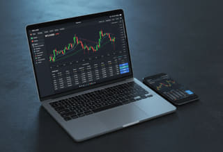 Monitoraggio dell’attività — controllo dello storico di trading e delle performance dei fondi